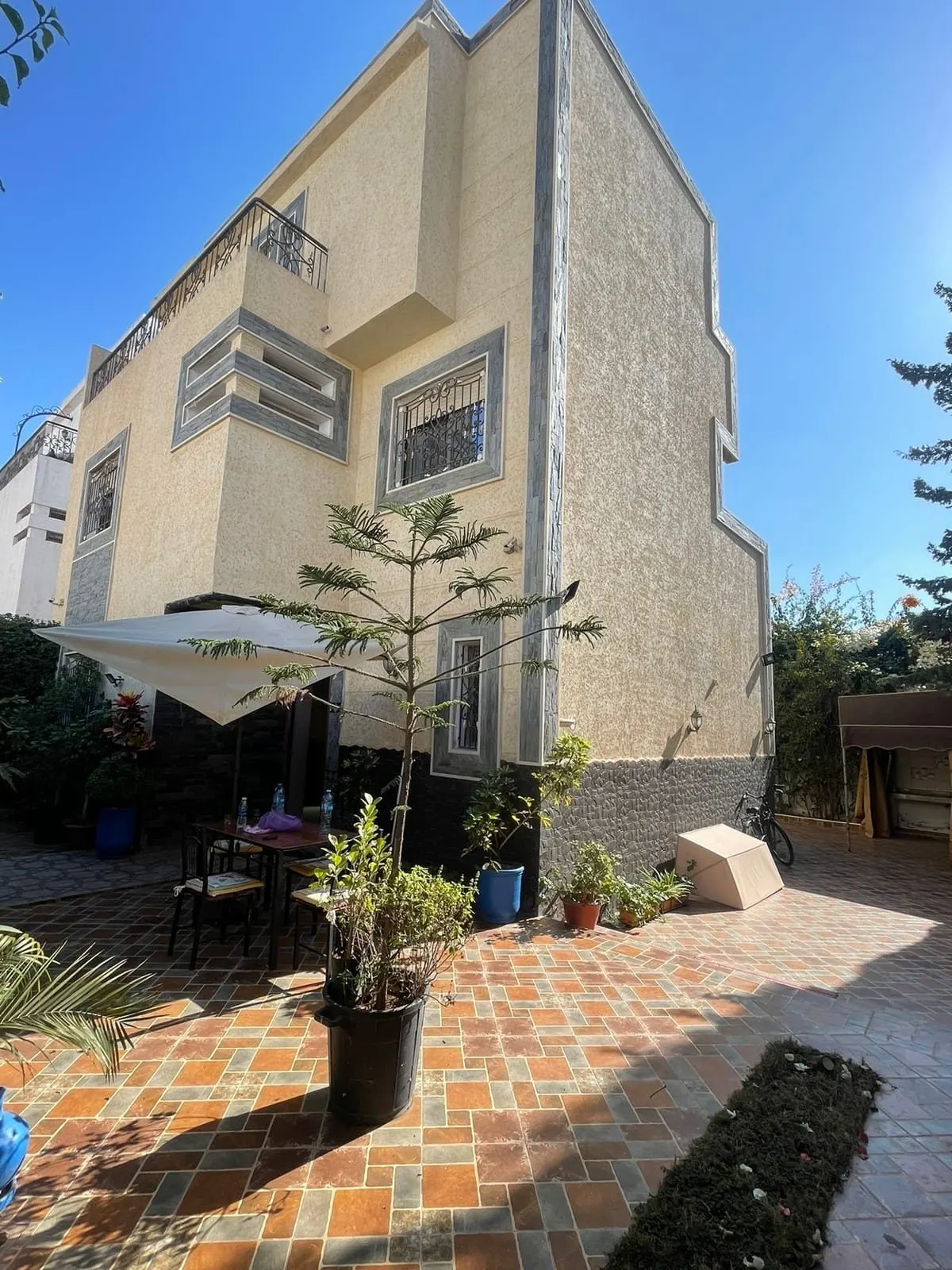 Villa contemporaine avec piscine — 1